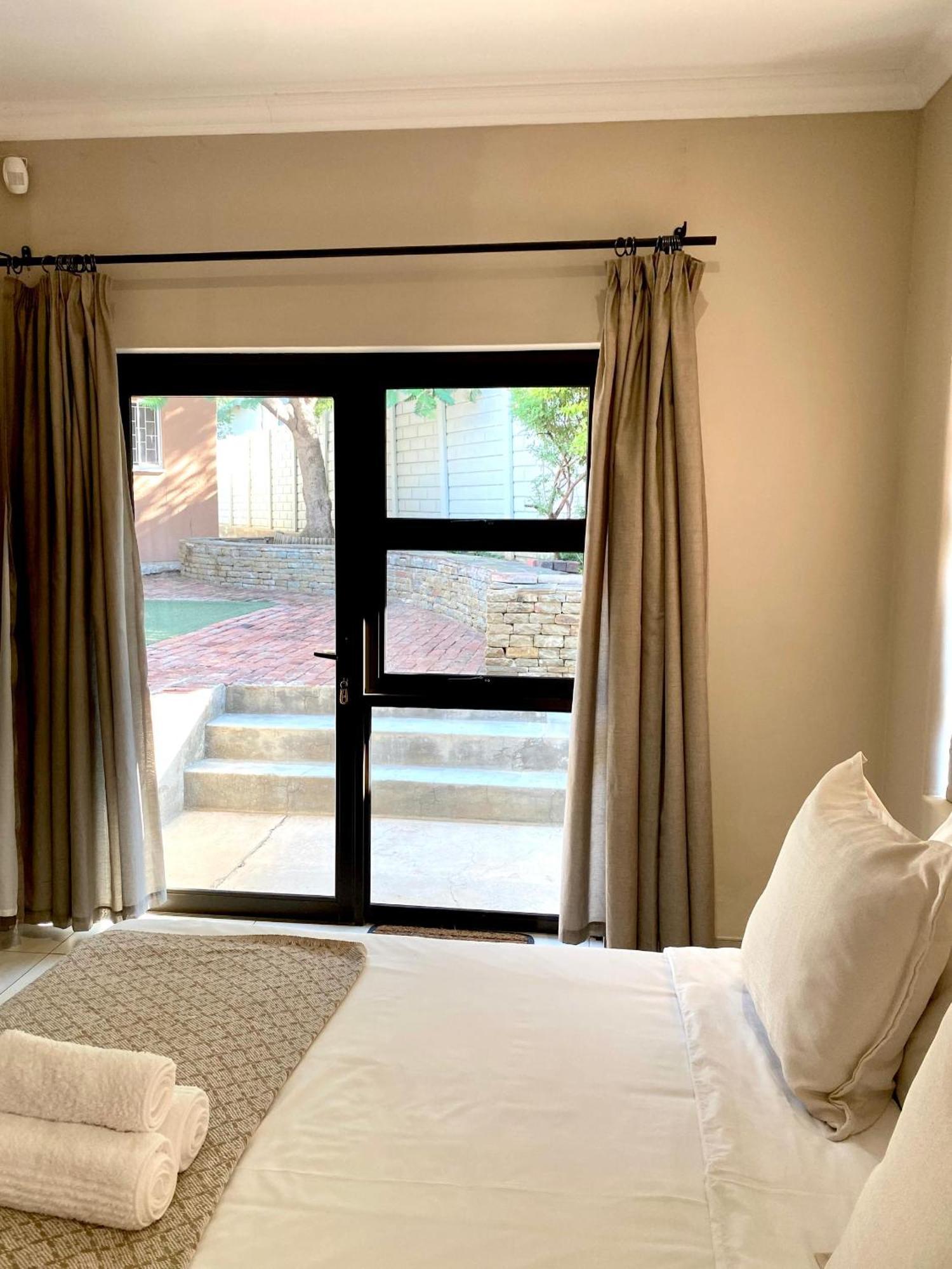 Cavallo Guesthouse Windhoek Exterior photo