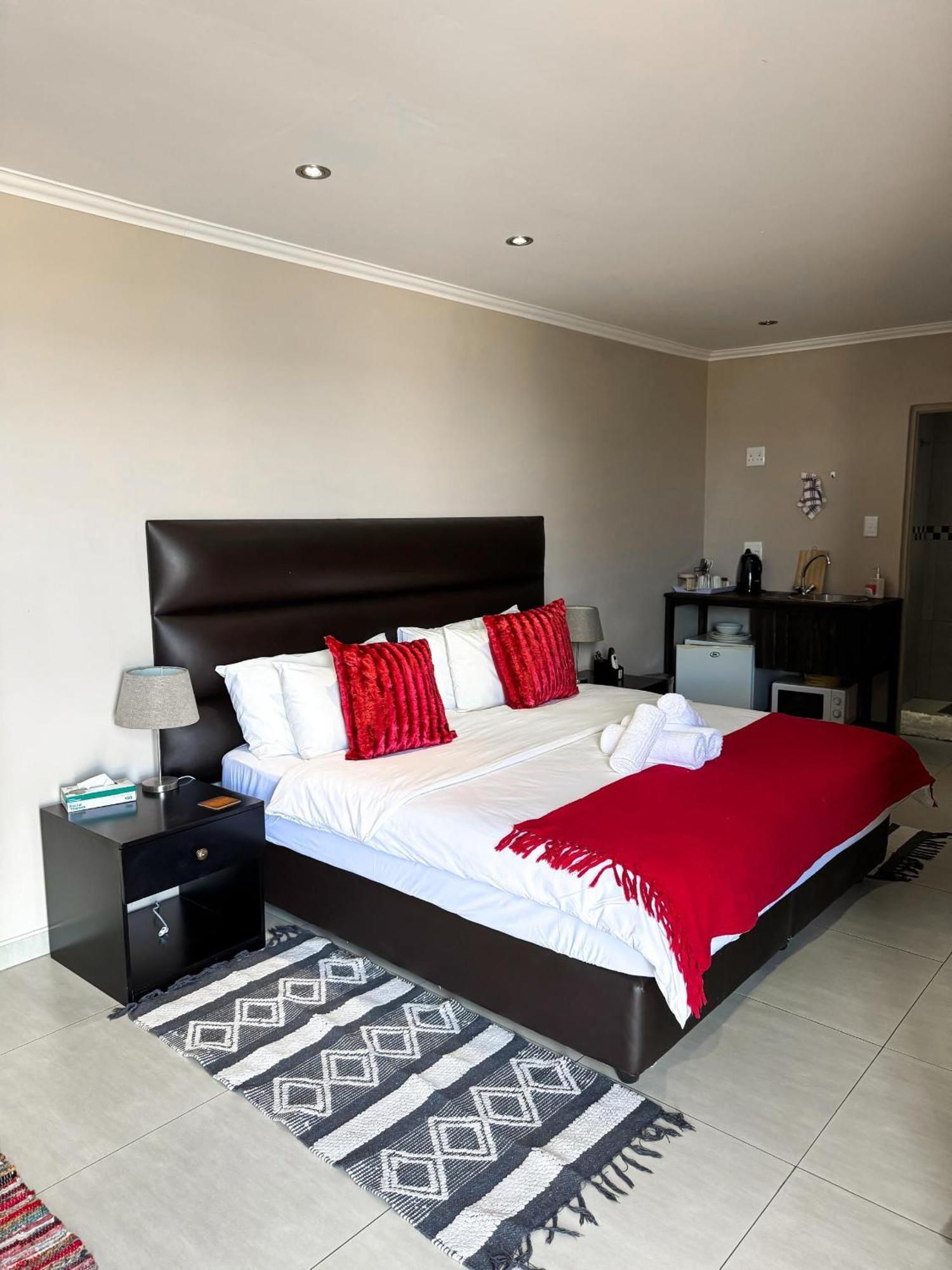 Cavallo Guesthouse Windhoek Exterior photo